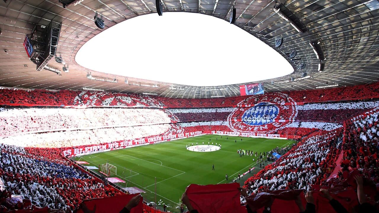 Allianz Stadium con tifosi