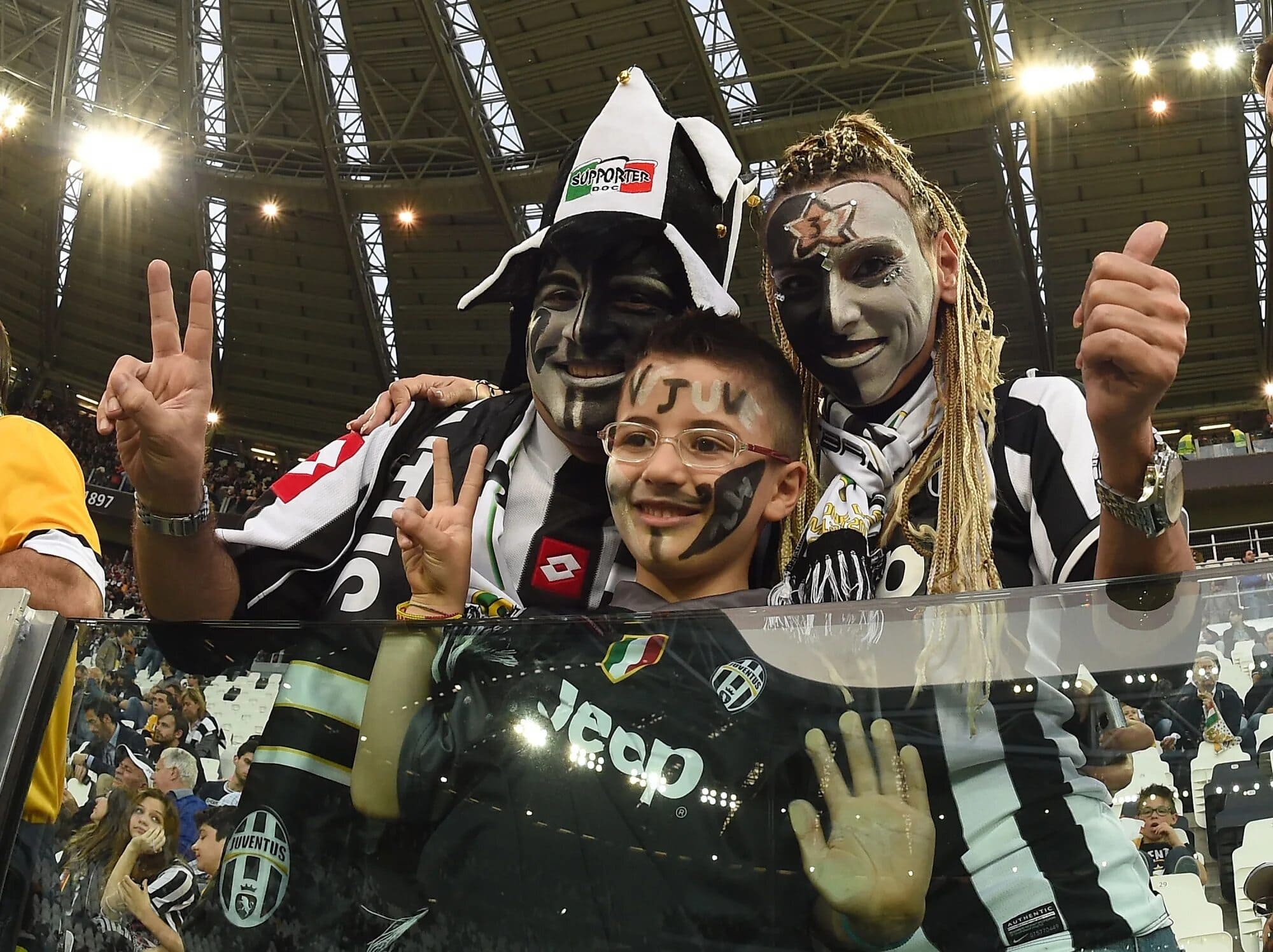 Tifoso della Juventus esultante