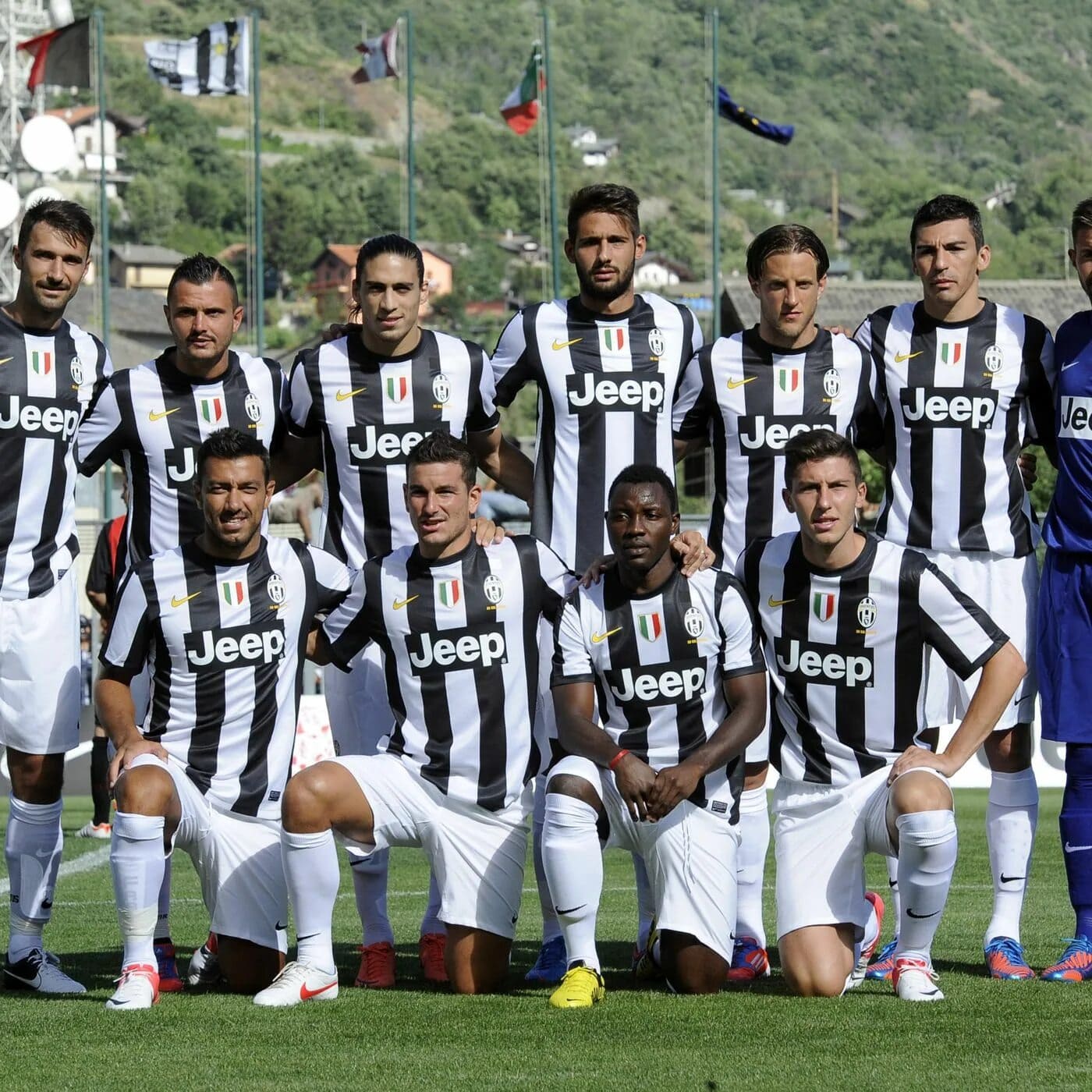 Vecchia squadra Juventus in posa